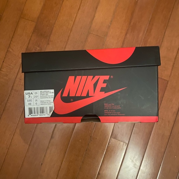 New In Box Nike Air Jordan 1 Retro High OG BG Black/Varsity Red-White size 7 - Picture 3 of 7